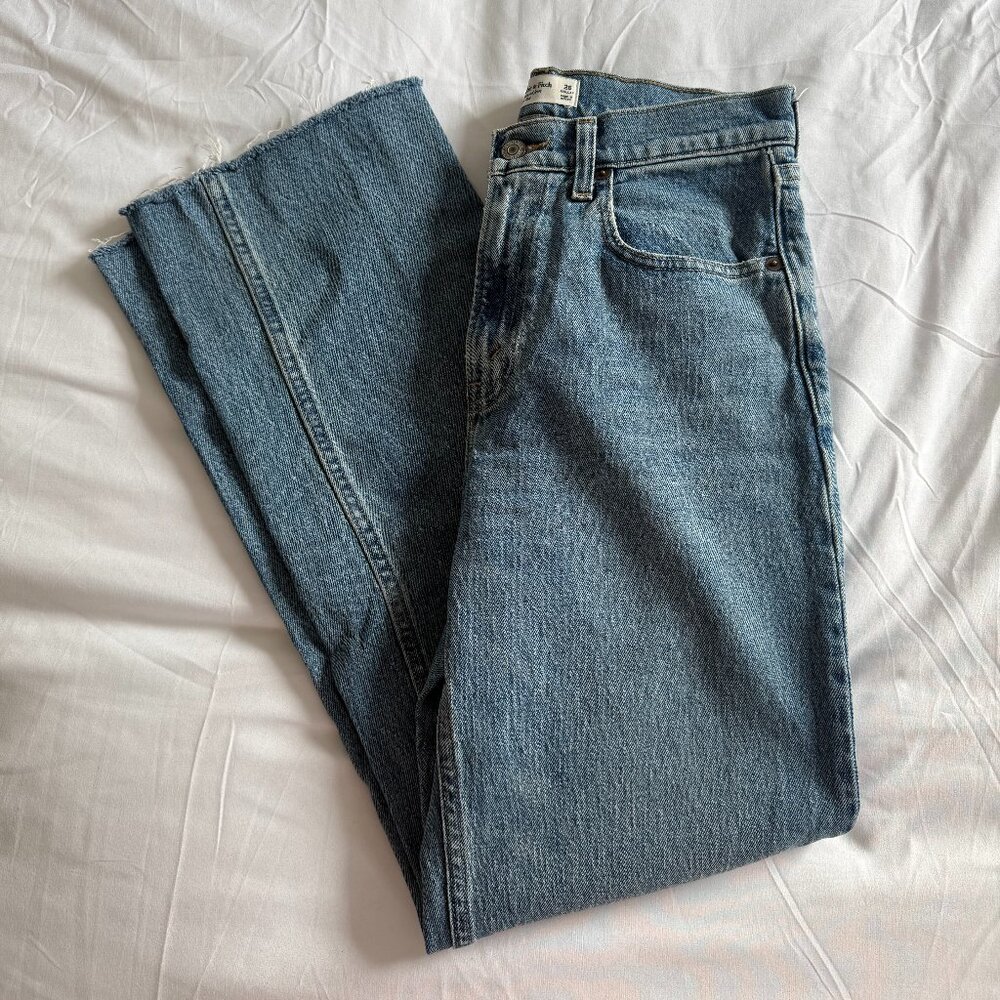 Abercrombie The 90's Relaxed Jean High Rise 28 Regular